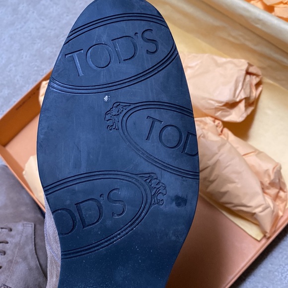 EUC Tod’s genuine suede leather boot - Picture 16 of 16